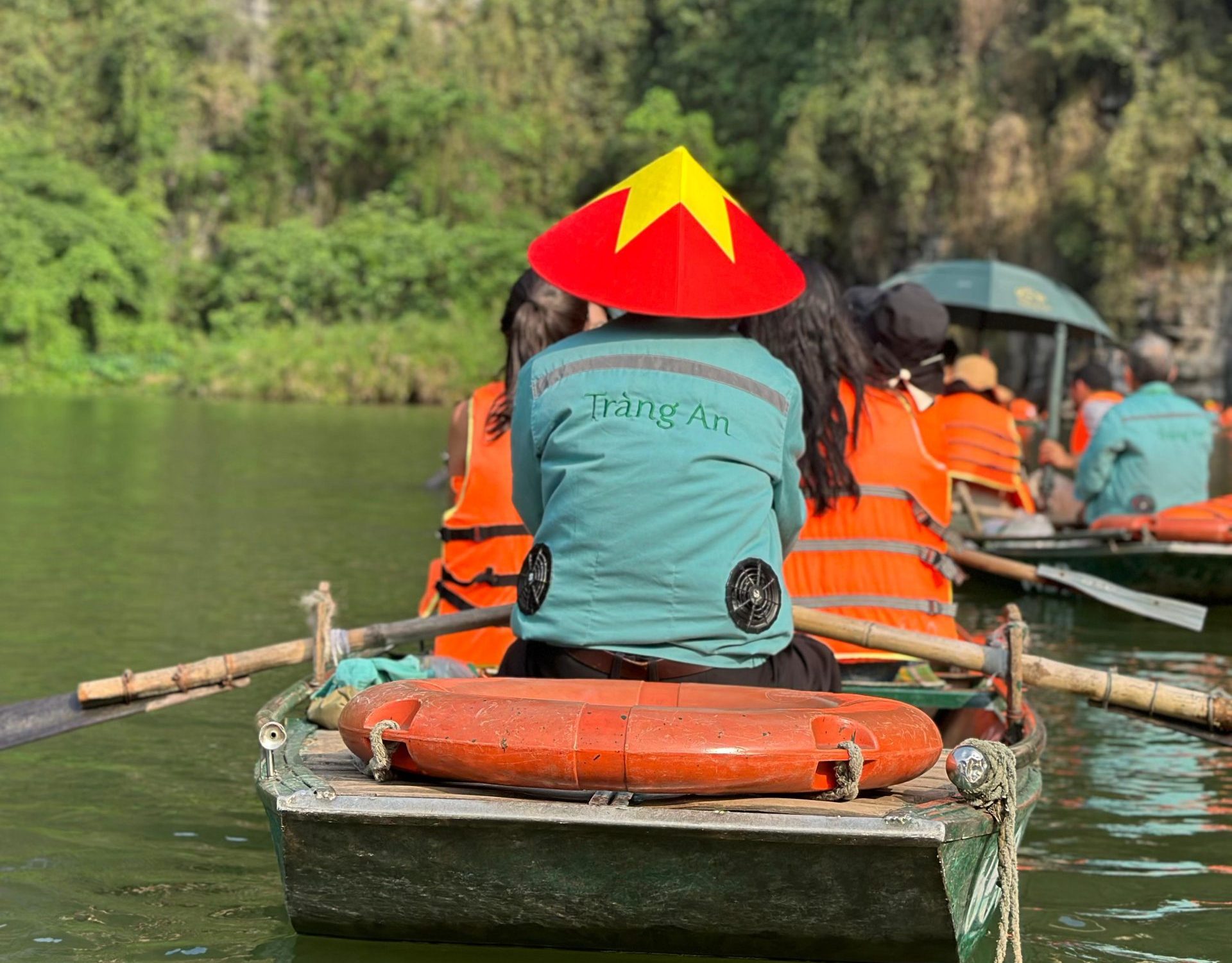 Ninh Binh em 1 Dia: Hoa Lu, Trang An e Mua Cave – Um Roteiro Inesquecível